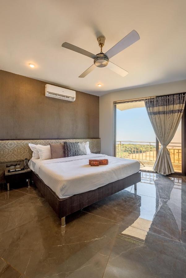 Saffronstays Heavone Trio, Lonavala Ngoại thất bức ảnh